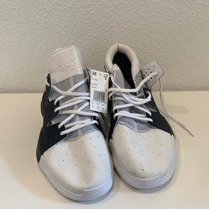 Adidas Pro Vision Size 13.5